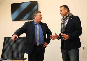 PODPIS POGODBE Foto Ljubo Vukelič 01s